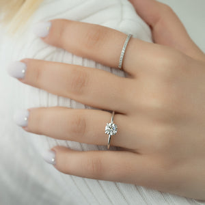 The Crown Kamellie Set  With A 3.5 Carat Round 18K White Gold Moissanite