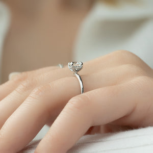 The Crown Kamellie Set  With A 3.5 Carat Round 18K White Gold Moissanite