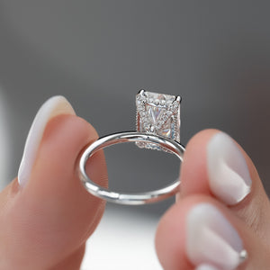 The Crown Kamellie Set  With A 1.5 Carat Radiant 18K White Gold Moissanite