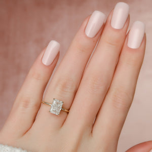 The Crown Kamellie Set  With A 2.5 Carat Radiant 18K Yellow Gold Moissanite