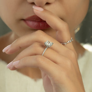 The Pave Crown Kamellie Set With A 2.5 Carat Cushion 18K White Gold Lab Diamond