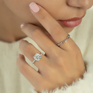 The Crown Kamellie Set With A 1 Carat Cushion 14K White Gold Lab Diamond