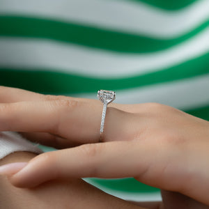 The Pave Crown Kamellie Set  With A 1.5 Carat E. Cushion 18K White Gold Moissanite
