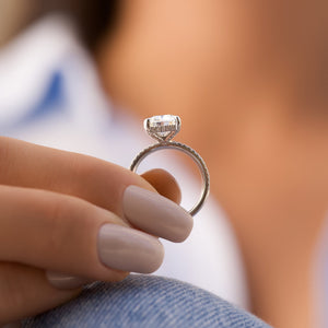 The Pave Crown Kamellie Set  With A 1 Carat E. Cushion 14K White Gold Moissanite