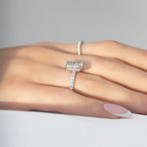 The Pave Crown Kamellie Set  With A 2.5 Carat E. Cushion 14K White Gold Moissanite
