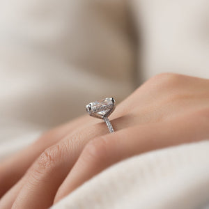 The Pave Crown Kamellie Set With A 2.5 Carat E. Cushion 18K White Gold Lab Diamond