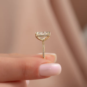The Pave Crown Kamellie Set  With A 5 Carat E. Cushion 18K Yellow Gold Moissanite