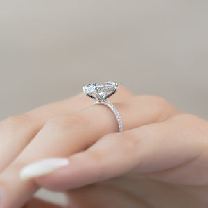 The Pave Crown Kamellie Set  With A 3 Carat Oval 14K White Gold Moissanite