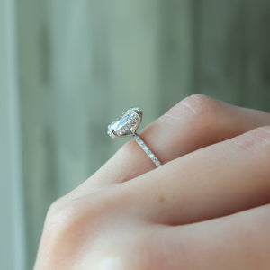 The Pave Crown Kamellie Set With A 1 Carat Oval 18K White Gold Lab Diamond