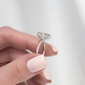 The Pave Crown Kamellie Set With A 1 Carat Oval 18K White Gold Lab Diamond