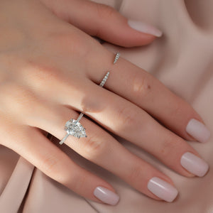 The Pave Crown Kamellie Set  With A 4.5 Carat Pear 18K White Gold Moissanite