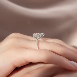 The Pave Crown Kamellie Set  With A 5 Carat Pear 18K White Gold Moissanite