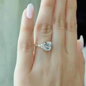 The Kristen Set With A 1 Carat Cushion 18K Yellow Gold Lab Diamond