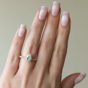 The Lindsey Set  With A 2 Carat Pear 18K White Gold Moissanite