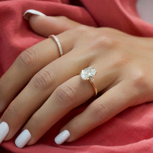 The Pears Liv Set  With A 2.5 Carat Oval 18K Yellow Gold Moissanite