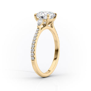 The Pears Liv Set With A 1 Carat Princess 18K Yellow Gold Lab Diamond