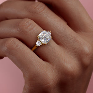 The Lia Set With A 1 Carat Cushion 18K Yellow Gold Lab Diamond