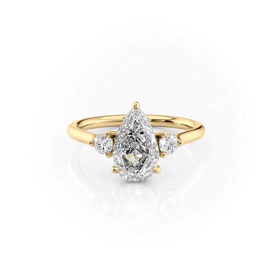 The Lia Set With A 1 Carat Pear 18K Yellow Gold Lab Diamond