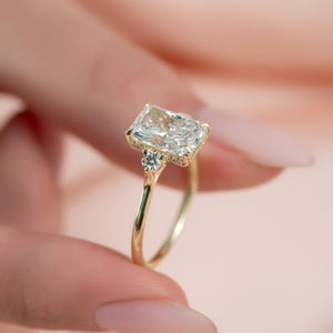 The Lia Set With A 1 Carat Radiant 18K Yellow Gold Lab Diamond