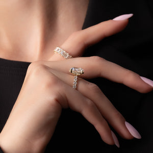 The Adelle Set With A 1 Carat Oval 18K Yellow Gold Lab Diamond