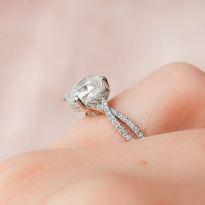 The Angelina Set With A 1 Carat Cushion 18K White Gold Lab Diamond