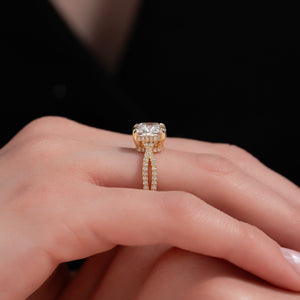 The Angelina Set With A 1 Carat Cushion 18K Yellow Gold Lab Diamond