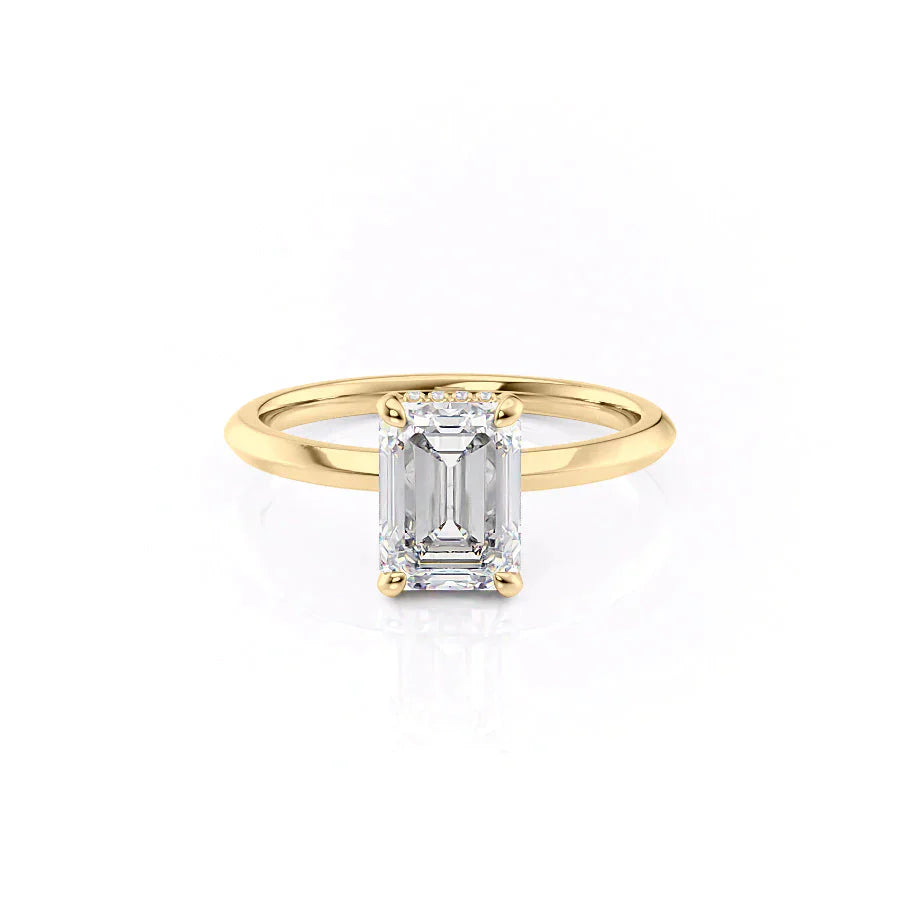 The Razor Kamellie Set  With A 3 Carat Emerald 18K Yellow Gold Moissanite