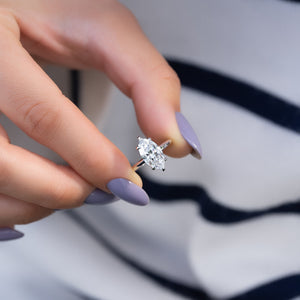 The Razor Kamellie Set  With A 2.5 Carat Marquise 14K White Gold Moissanite