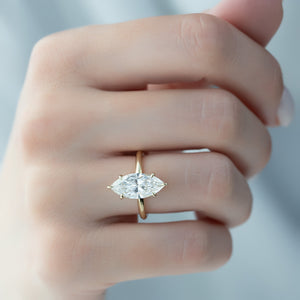 The Razor Kamellie Set With A 1 Carat Marquise 18K Yellow Gold Lab Diamond