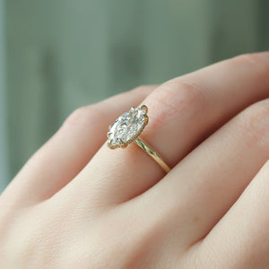 The Razor Kamellie Set With A 1 Carat Marquise 18K Yellow Gold Lab Diamond
