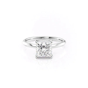 The Razor Kamellie Set  With A 1 Carat Princess 18K White Gold Moissanite