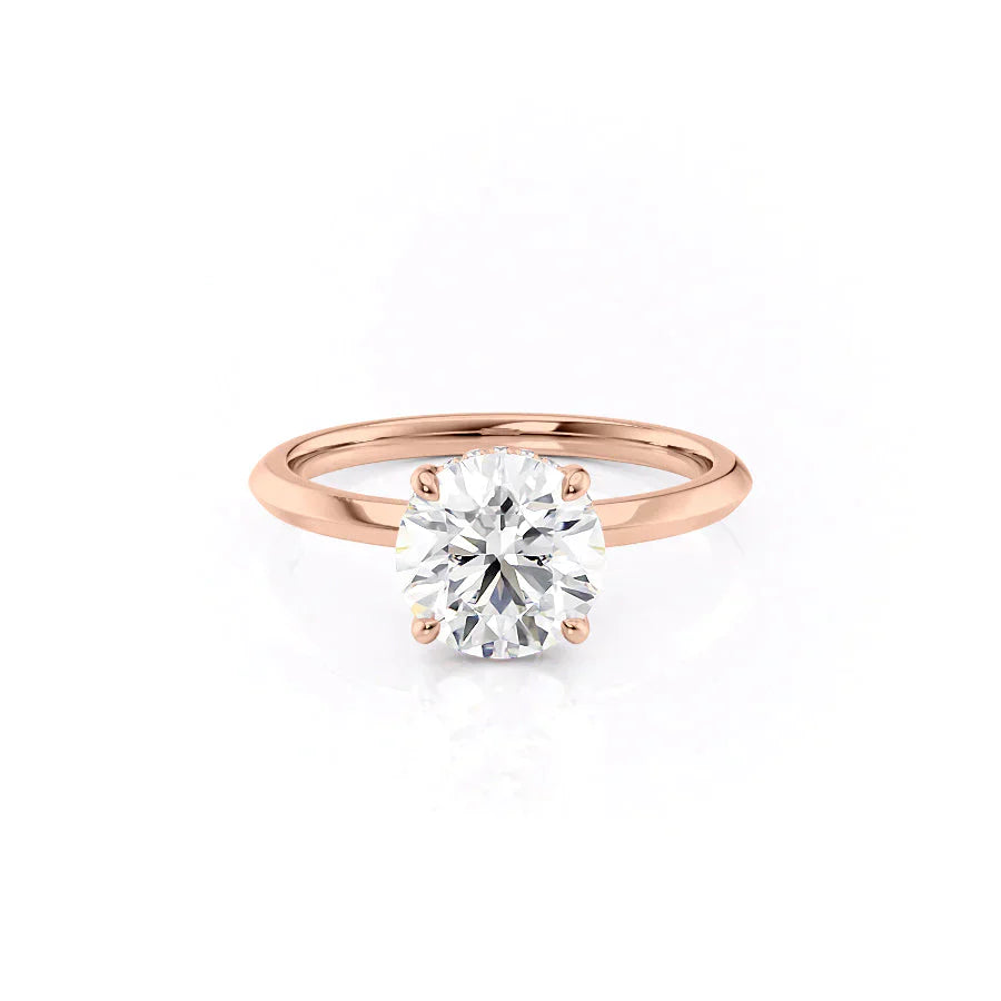 The Razor Kamellie Set  With A 4 Carat Round 14K Rose Gold Moissanite