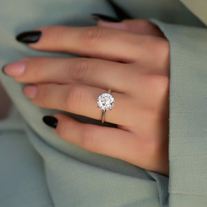 The Razor Kamellie Set  With A 3 Carat Round 14K White Gold Moissanite