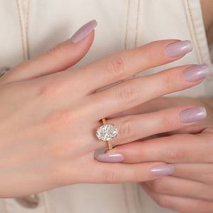 The Elizabeth Set With A 1 Carat Oval 18K Yellow Gold Lab Diamond