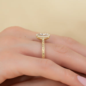 The Elizabeth Set With A 1 Carat Radiant 18K Yellow Gold Lab Diamond