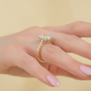 The Elizabeth Set With A 1 Carat Radiant 18K Yellow Gold Lab Diamond