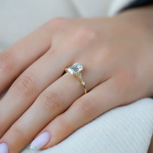 The Amber Set With A 1 Carat Emerald 18K Yellow Gold Lab Diamond