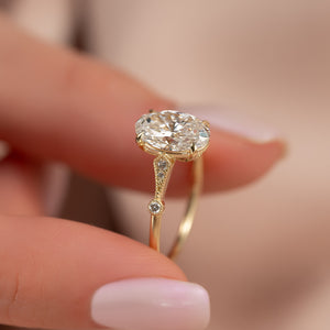 The Amber Set With A 1 Carat Oval 18K Yellow Gold Lab Diamond