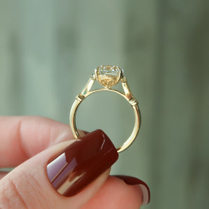 The Amber Set With A 1 Carat Round 18K Yellow Gold Lab Diamond