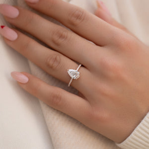 The Low Profile Kamellie Set With A 2 Carat Pear 14K Rose Gold Lab Diamond