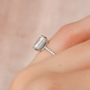 The Low Profile Kamellie Set With A 1 Carat Radiant 18K White Gold Lab Diamond