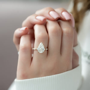 The Lucia Set With A 2 Carat Pear 18K Yellow Gold Lab Diamond