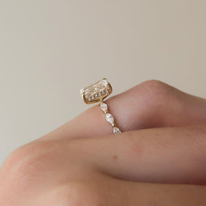 The Lucia Set With A 1 Carat Radiant 18K Yellow Gold Lab Diamond