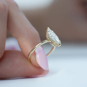 The Low Profile Kamellie Set With A 1 Carat Marquise 14K Yellow Gold Lab Diamond