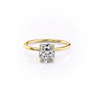 The Solitaire Petal Kamellie Set   With A 3.5 Carat E. Cushion 18K Yellow Gold Moissanite