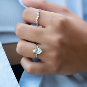 The Solitaire Petal Kamellie Set   With A 3 Carat Oval 18K White Gold Moissanite