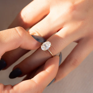 The Solitaire Petal Kamellie Set   With A 2.5 Carat Oval 18K Yellow Gold Moissanite
