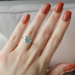 The Solitaire Petal Kamellie Set   With A 4 Carat Round 14K Yellow Gold Moissanite