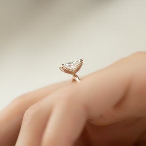 The Solitaire Petal Kamellie Set   With A 2.5 Carat Radiant 14K Rose Gold Moissanite
