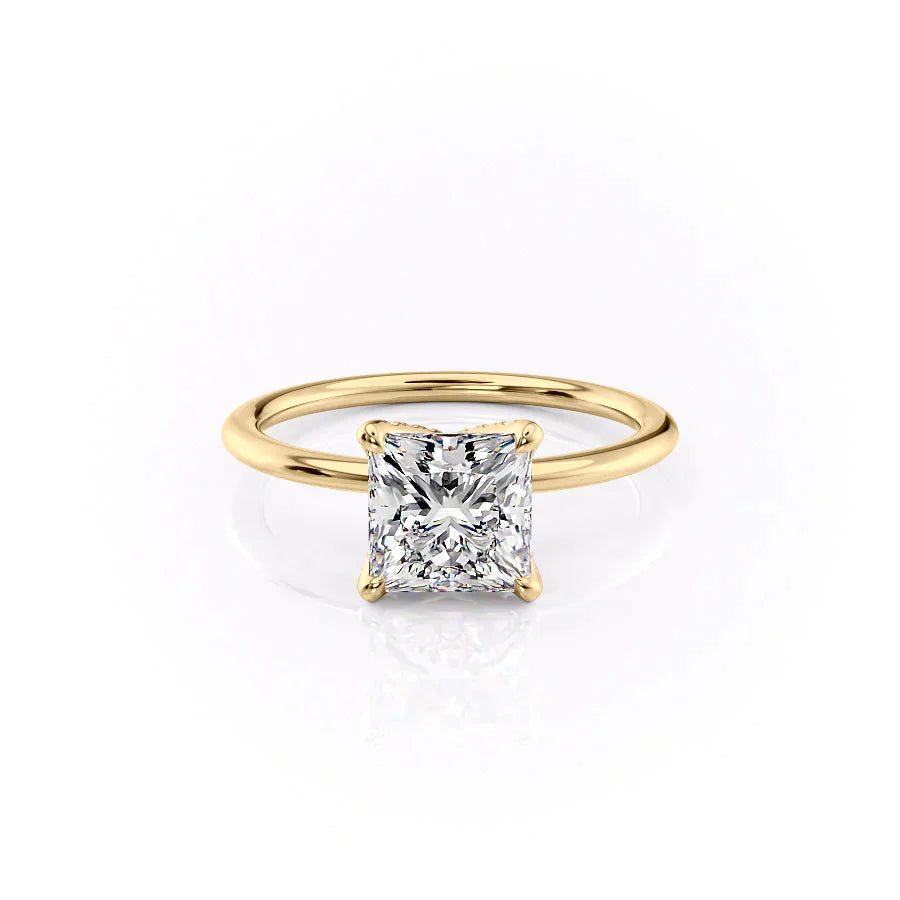 The Solitaire Petal Kamellie Set   With A 2.5 Carat Princess 18K Yellow Gold Moissanite